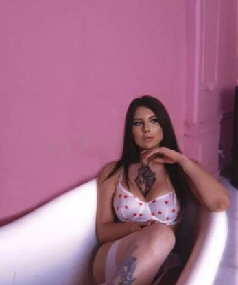 Со мной ты сможешь раскрыть все свои фантазии и насладиться чарующими моментами. Мой опыт в области интимных удовольствий гарантирует тебе незабываемые ощущения. Я профессионалка в своем деле и всегда заботлюсь о своих клиентах. Позволь себе расслабиться и отдаться в руки искусной любовницы. У нас будет прекрасное время вдали от повседневности. Смотри мои фотографии, читай отзывы о моей работе и не медли, давай встретимся уже сегодня! #индивидуалка #проститутка #Москва #экспертвудовольствии. 882, 22 года